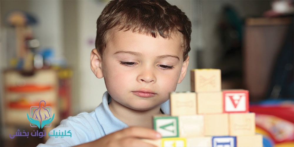 بازی درمانی در اوتیسم کودکان